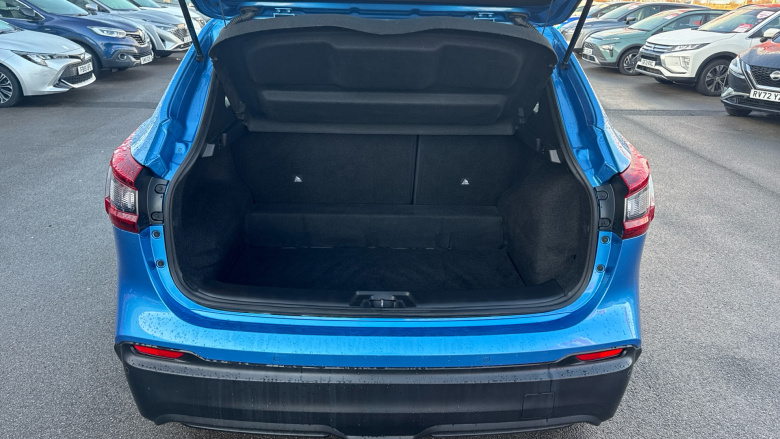 Nissan Qashqai 1.3 DiG-T Acenta Premium 5dr Petrol Hatchback